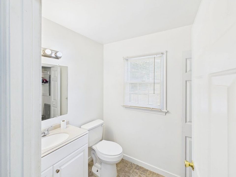 1st image of 10642 Genlou Rd