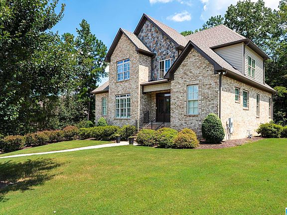 2nd image of 212 Grey Oaks Dr