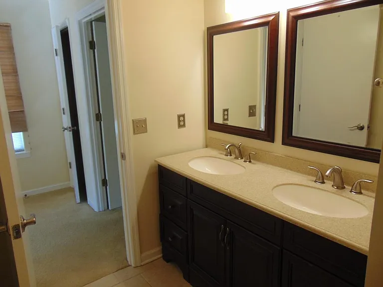2827 Hazelwood Dr — Photo 8
