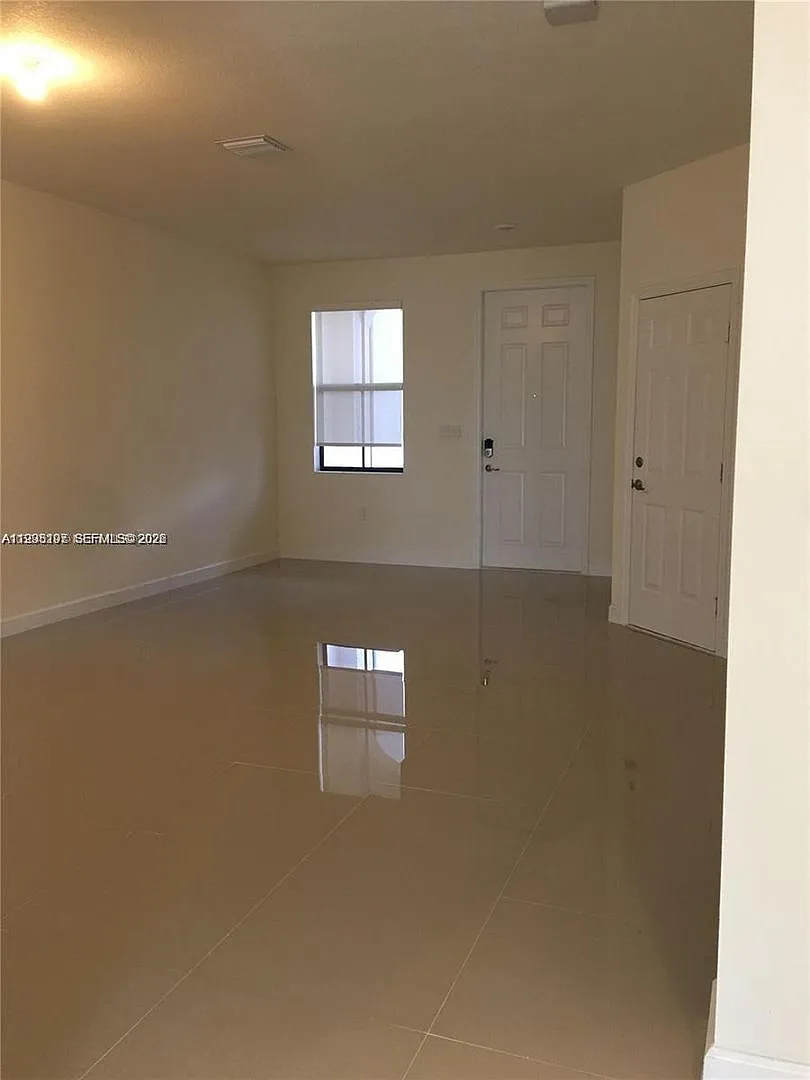 10323 W 34th Lane 10323, Hialeah, FL 33018 — Photo 4