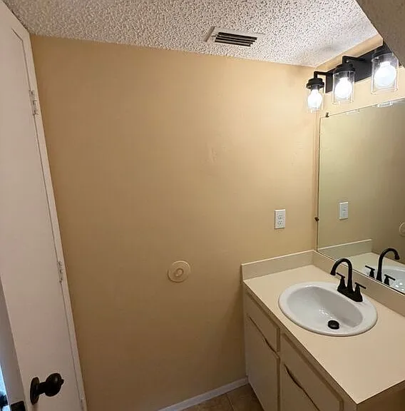 1090 Buttercup Dr — Photo 9
