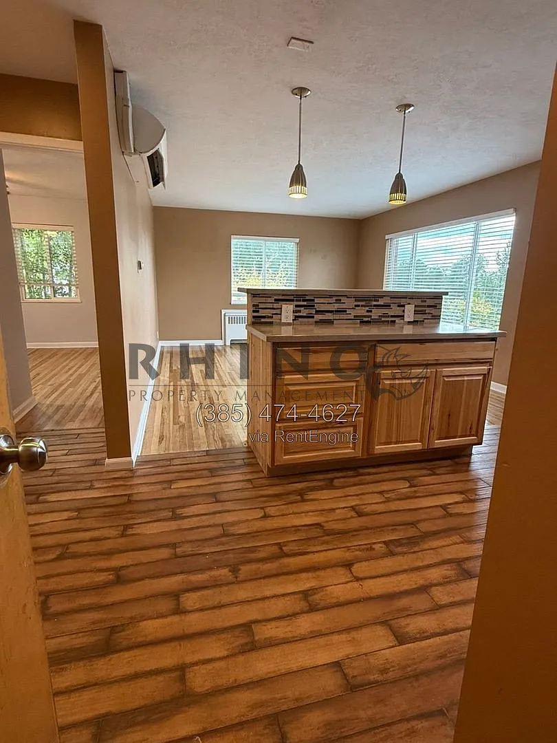 2 bed, 1.0 bath, 870 sqft, $1,250 — Photo 3