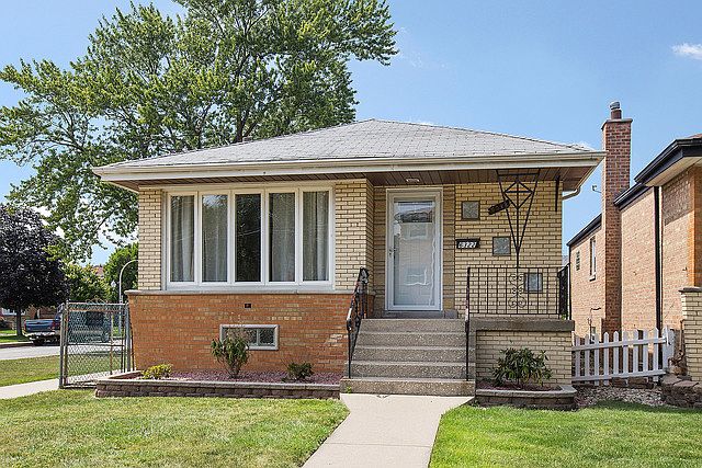 1st image of 6322 S Oak Park Ave