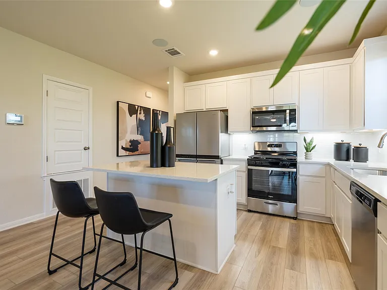 2428 Ekvall Dr — Photo 6