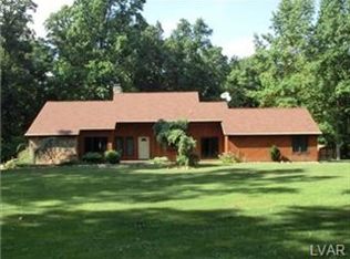 4215 Locust Dr, Schnecksville, PA 18078