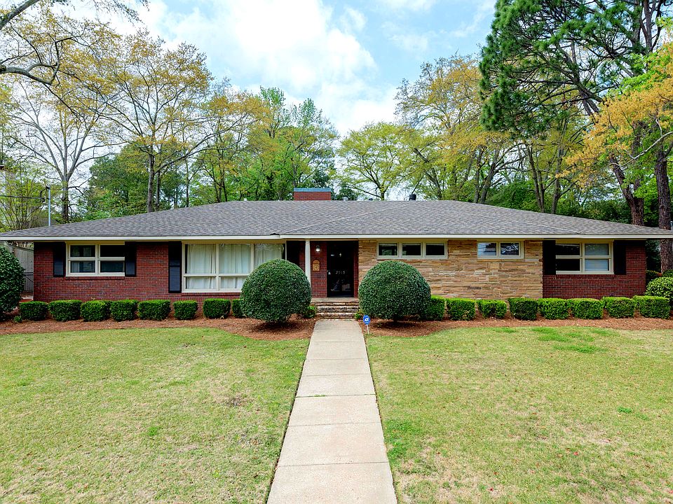 NESTLED IN HILTON HEIGHTS