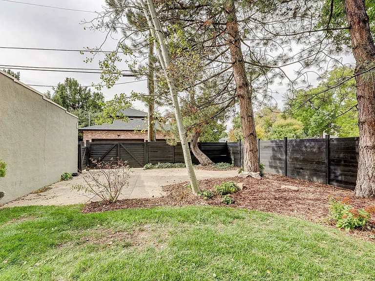 2105 S Fillmore St — Photo 22