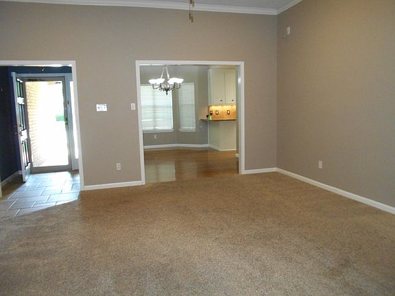 4th image of 6613 Brentwood Ave
