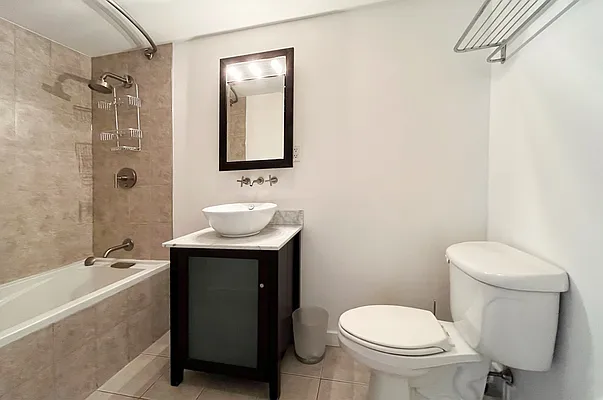 Rented by Coldwell Banker Warburg | media 13