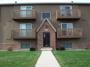 755 Regent Dr APT 10, Dekalb, IL 60115