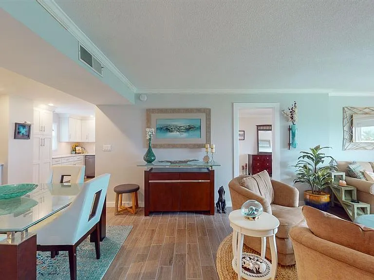 1120 N Shore Dr NE #501 — Photo 22