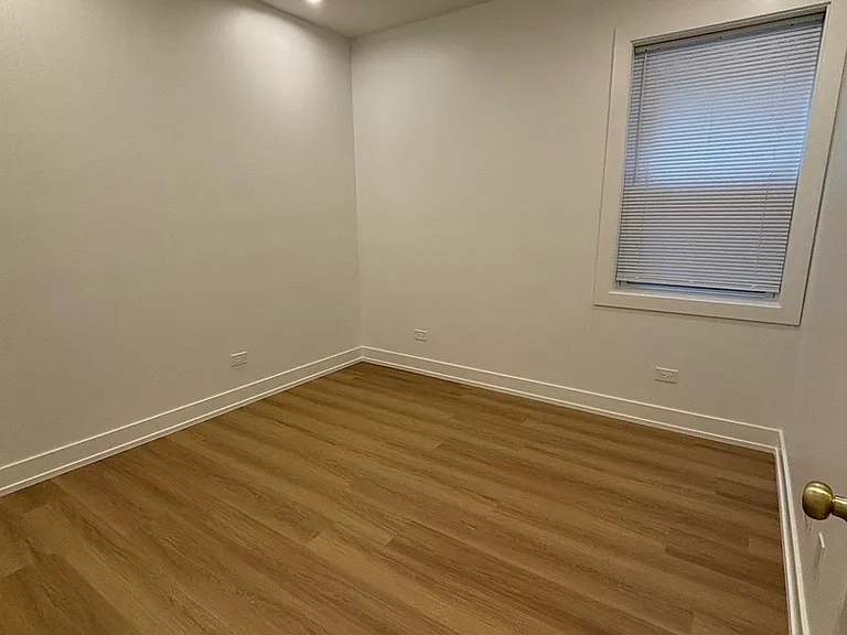 6042 S Eberhart Ave #2 — Photo 10