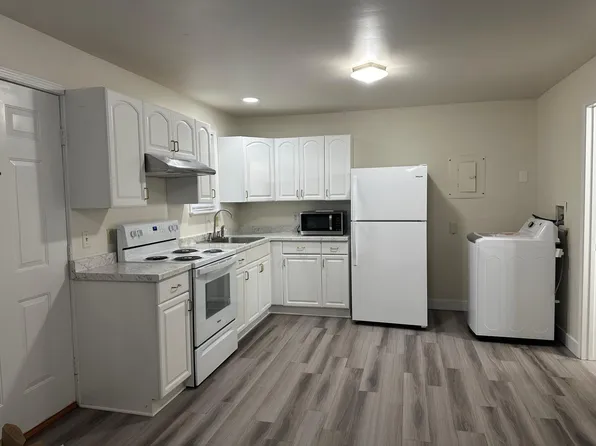 3705 S 150th St #4, Seattle, WA 98188