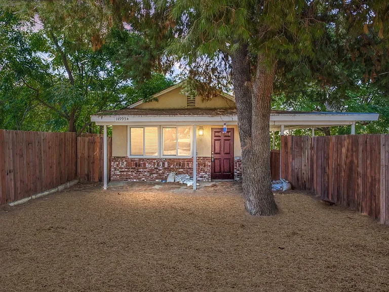 14993 Yucca Ave — Photo 1