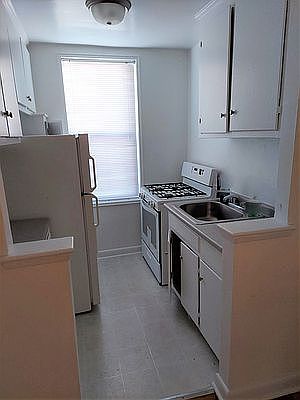 3rd image of 845 43rd St APT 5H