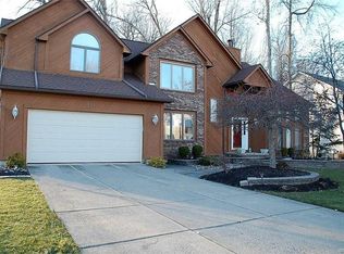 18 Bentley Ct, Buffalo, NY 14221