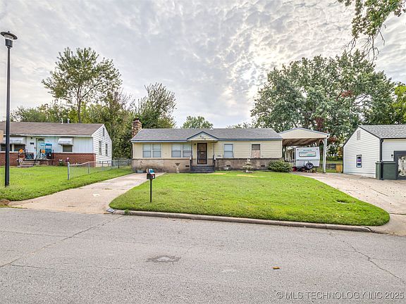 5th image of 809 N Cedar Ave