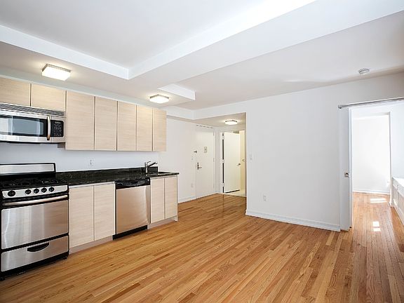 3rd image of 752 W End Ave APT 6K