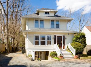 1506 Chain Bridge Rd, Mc Lean, VA 22101