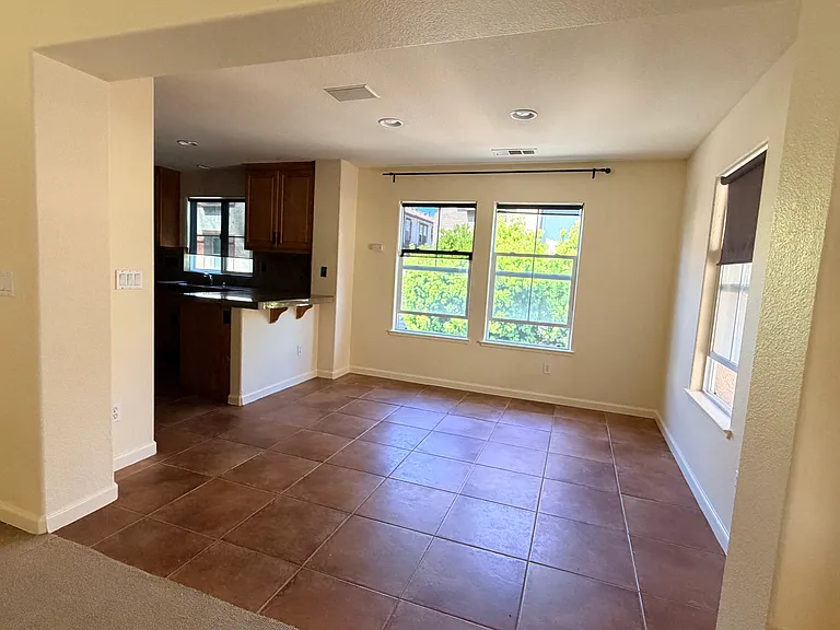 217 Santa Barbara St — Photo 16