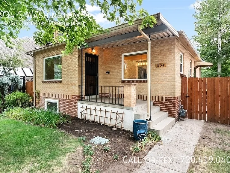 1934 S Washington St — Photo 4