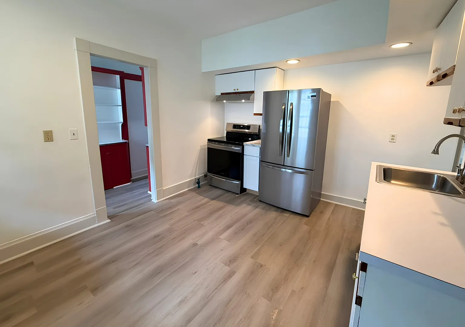 3 bed, 1400 sqft, $2,350 — Photo 3