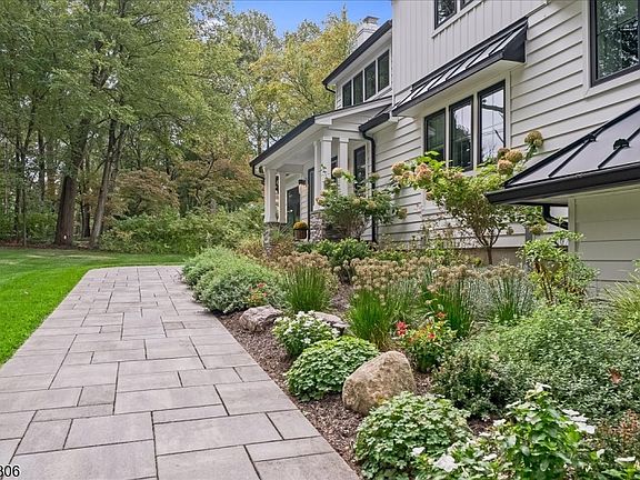 4th image of 529 Openaki Rd