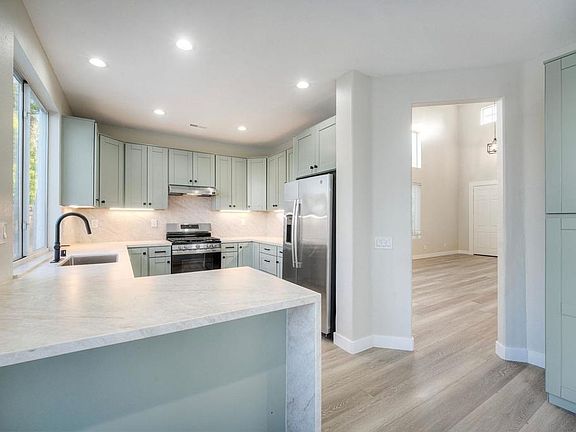 5th image of 5698 Greenshade Rd