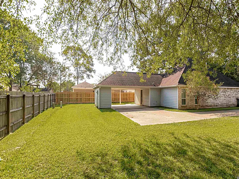 13333 Parwood Ave — Photo 16