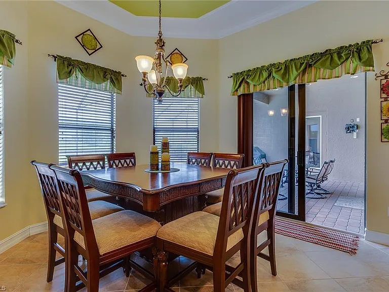 7771 Cottesmore Dr — Photo 11