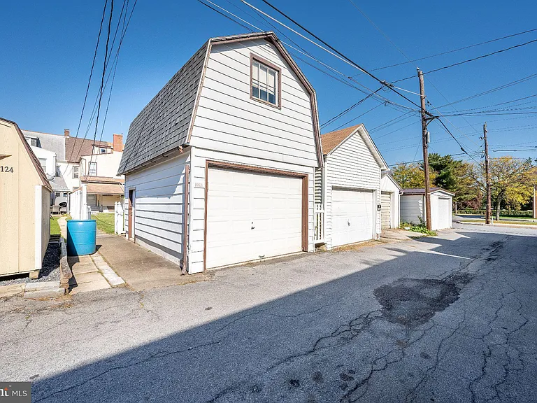 126 E Washington St — Photo 30