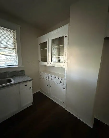 1969 Manila Ave — Photo 2