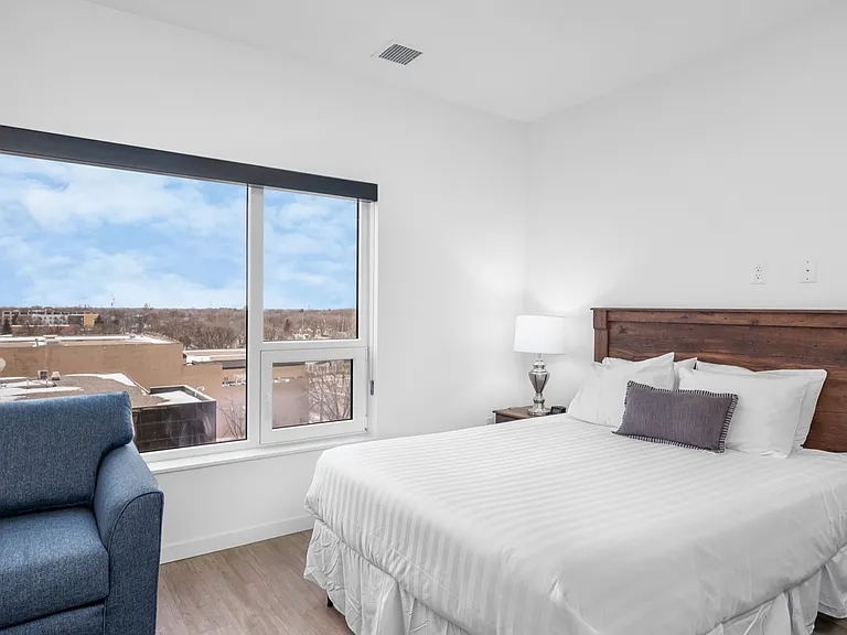 5. Franklin S.2 - Bed 5. Franklin S.2 - Bed