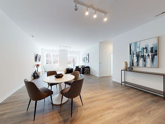 2nd image of 2555 S Wabash Ave #301