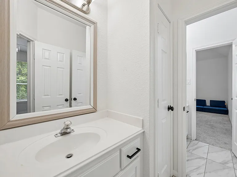 14 Guinevere Pl — Photo 25