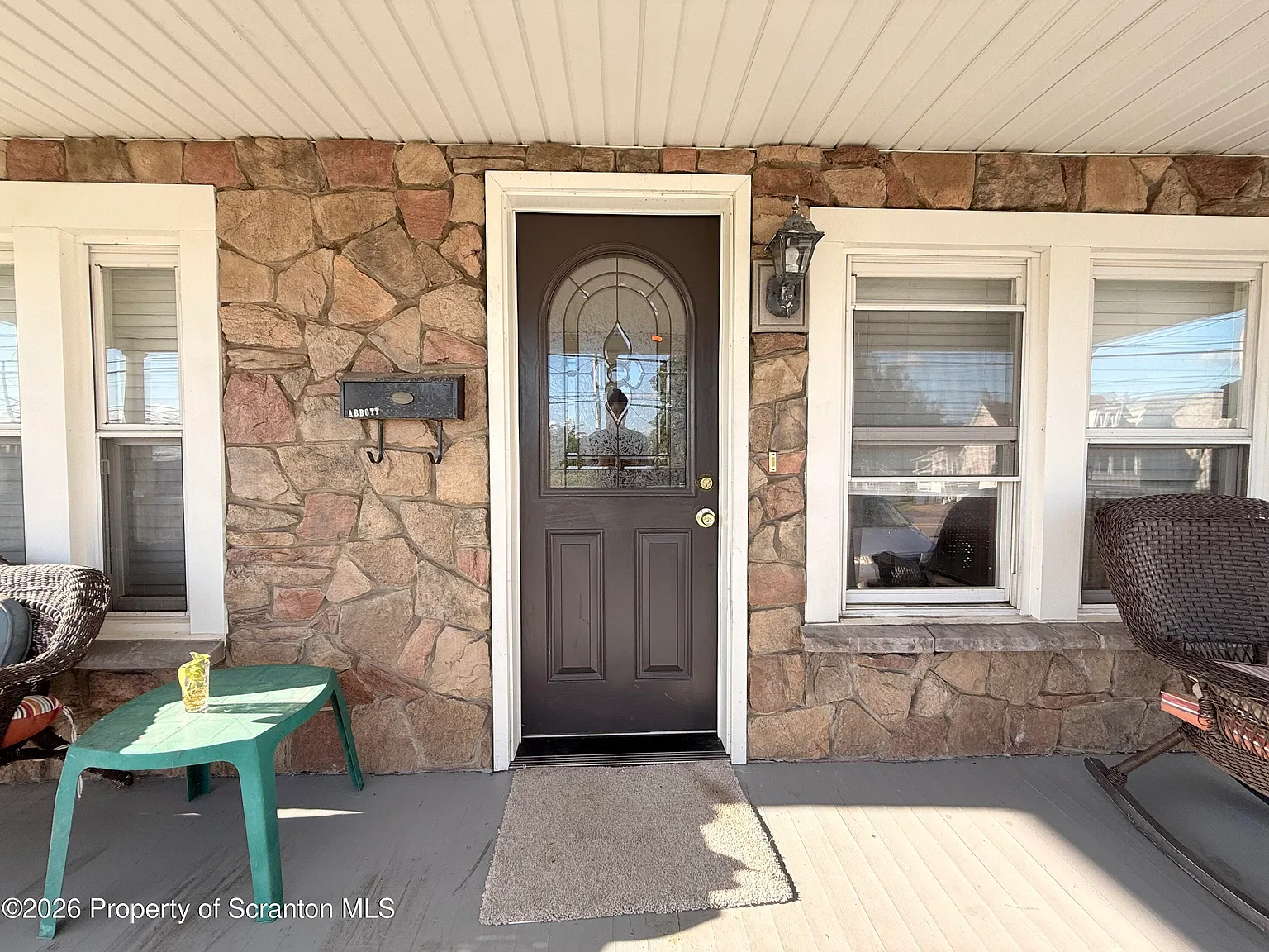 2 bed, 1.0 bath, 851 sqft, $1,300 — Photo 3