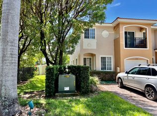 252 SE 2nd Ave, Hallandale, FL 33009