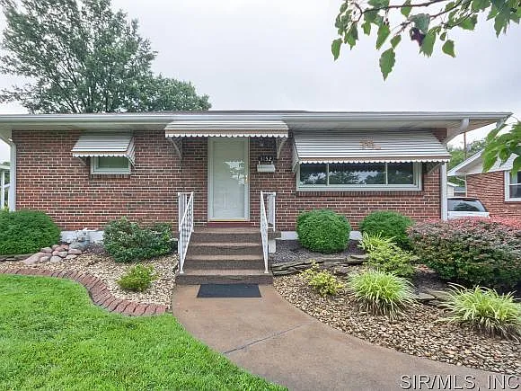3152 Myrtle Ave photo 1