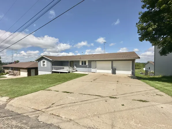 121 E Poplar Dr, Elizabeth, IL 61028