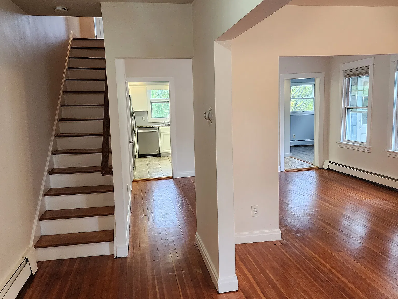 3 bed, 1676 sqft, $2,200 — Photo 1