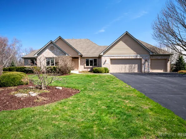 5N601 Hazelwood Trl, Saint Charles, IL 60175