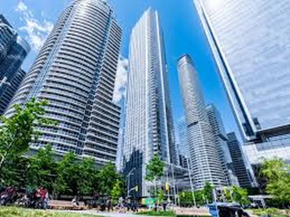 10 York St #2907, Toronto, ON M5J 0E1