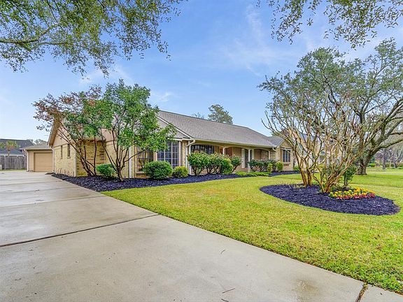 2nd image of 1805 Hunt Dr