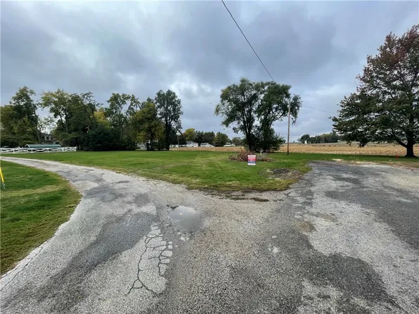 W North St, Assumption, IL 62510