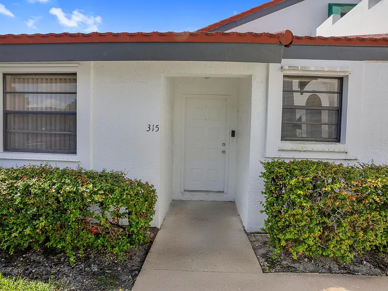 315 NW 36th Ave — Photo 25