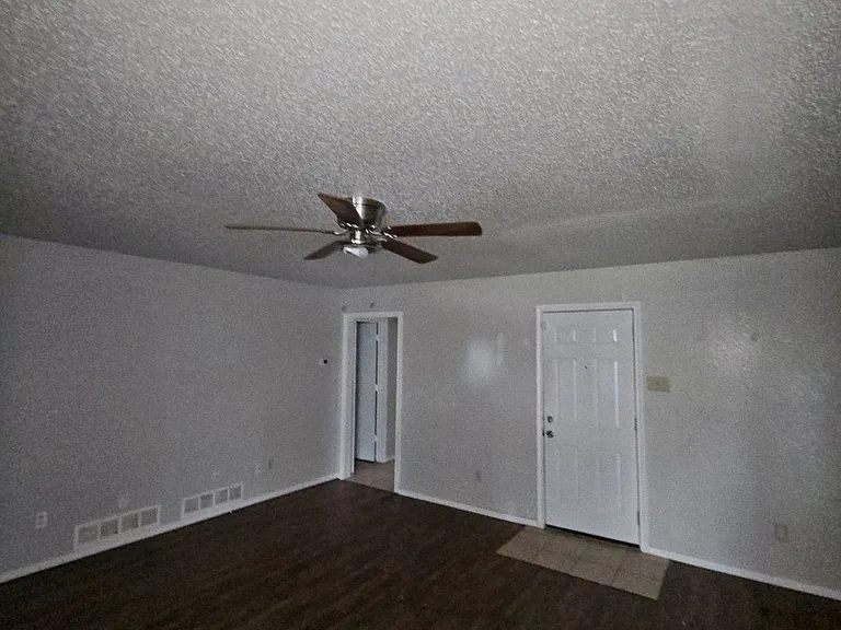 715 Penn Pl — Photo 2
