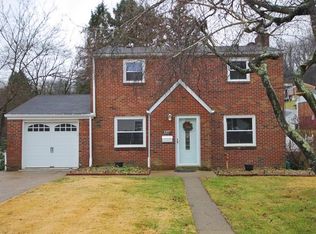 221 Bernardi Dr, Pittsburgh, PA