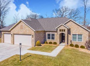 3739 Grandview Ct, Pekin, IL 61554