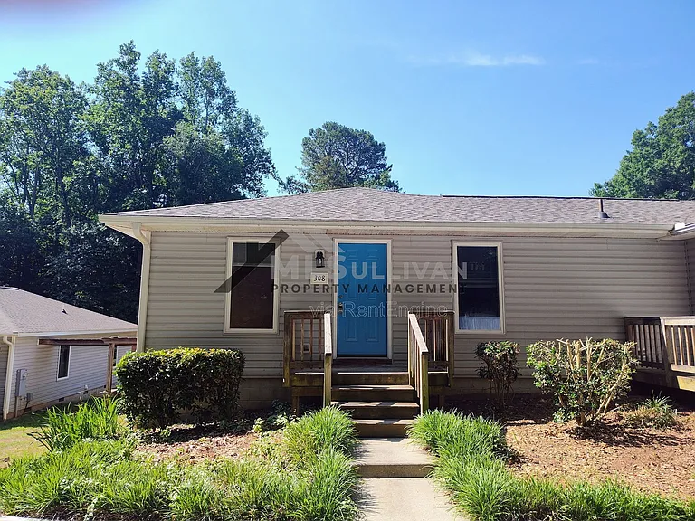 308 Lakeshore Dr — Photo 2
