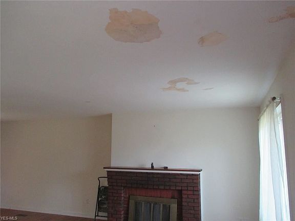 5th image of 2085 W Manor Ave